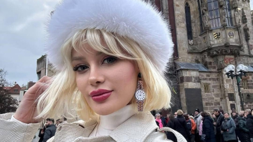 Sosyal Medya Fenomeni Ayşegül Eraslan Evinde Ölü Bulundu