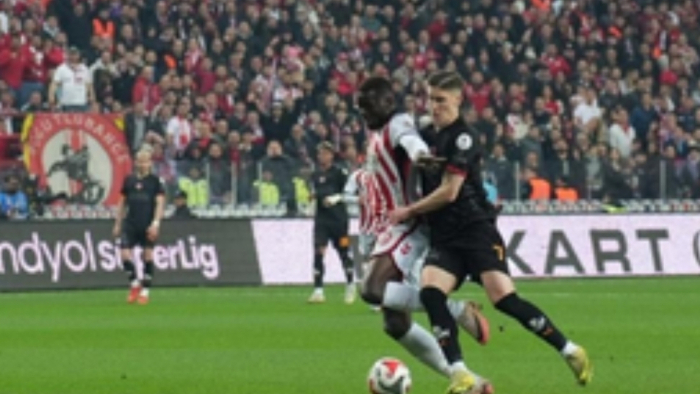 Samsunspor 4-1 Galatasaray! Tarihi Farklı Galibiyetle Ligde Dengeler Değişti
